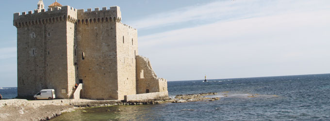 Monastère de l'île St-Honorat La foi fortifiée de Cannes
